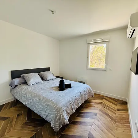 High-end, Direct Access To Vias-plage Apartment Vias