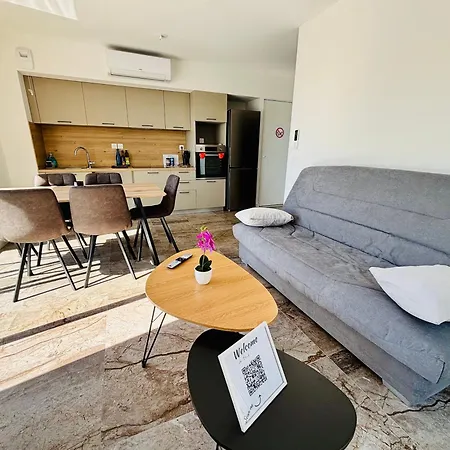 High-end, Direct Access To Vias-plage Apartment Vias
