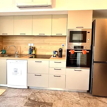 High-end, Direct Access To Beach,terrasse,parking Free Apartamento *